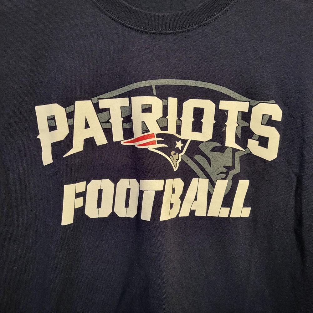 New England Patriots Football T Shirt Mens Medium Navy Blue‎ NFL Team Apparel - Picture 2 of 4